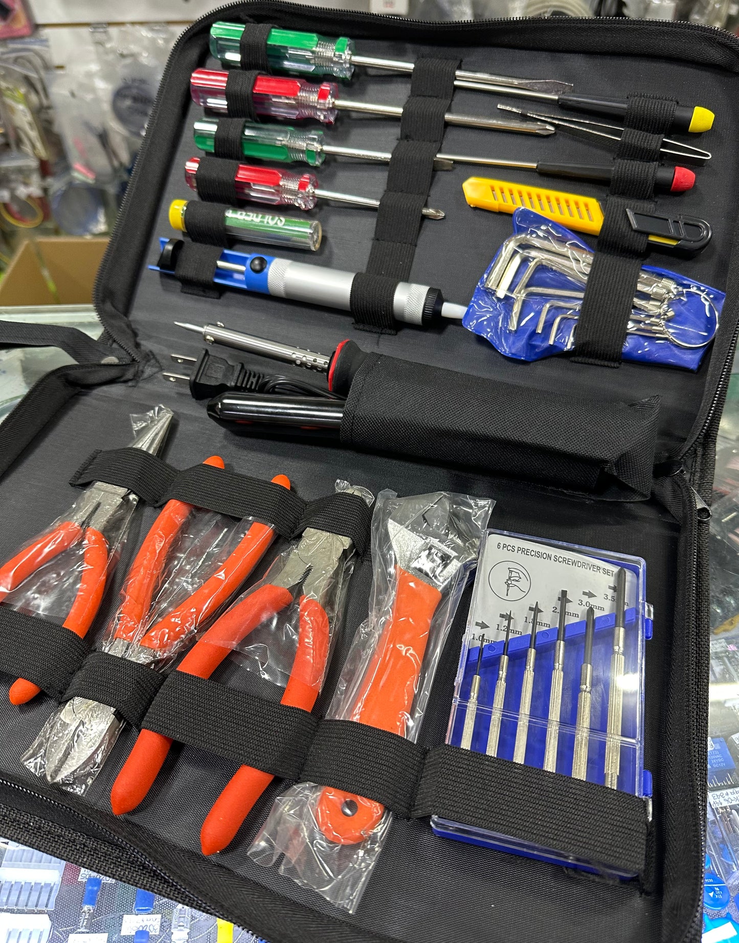 Kit de Herramienta Electrónicas Hitronic ZD-902