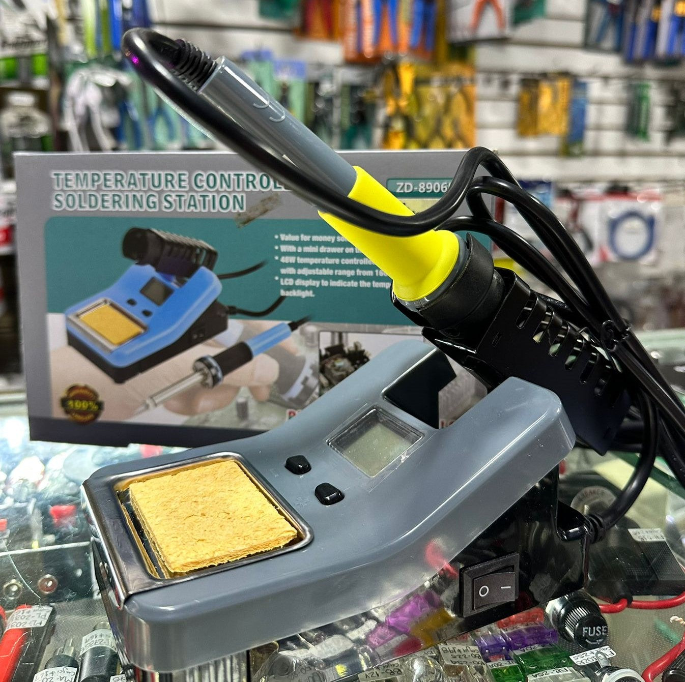 Estación de Soldadura con Temperatura Ajustable ZD-8906L