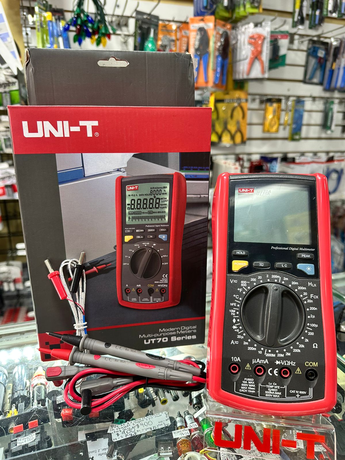 Multímetro Digital Multipropósito UNI-T UT70A